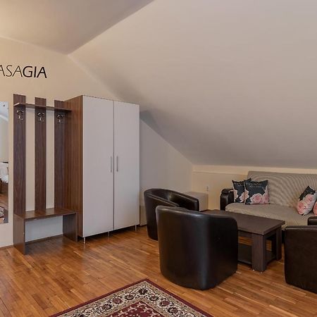 Pension Casa Gia Cluj-Napoca Ngoại thất bức ảnh